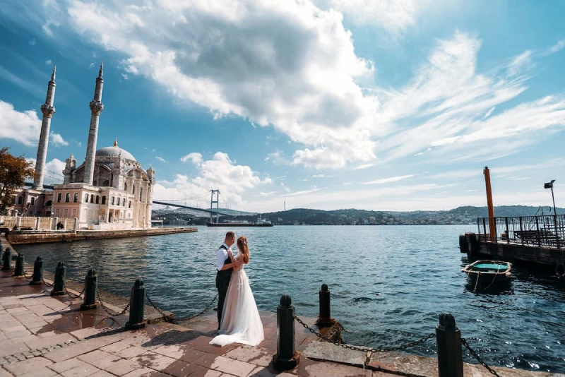 Factors to consider when choosing between Antalya and Istanbul for your wedding