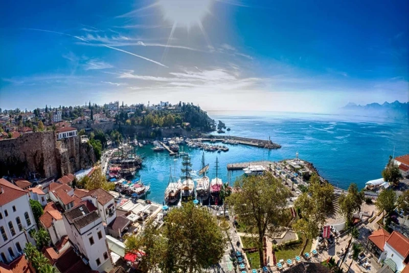 The best time to buy property in Antalya - summer vs. winter