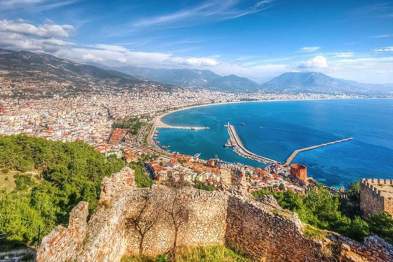 Factors contributing to the increase in foreign residents in Alanya