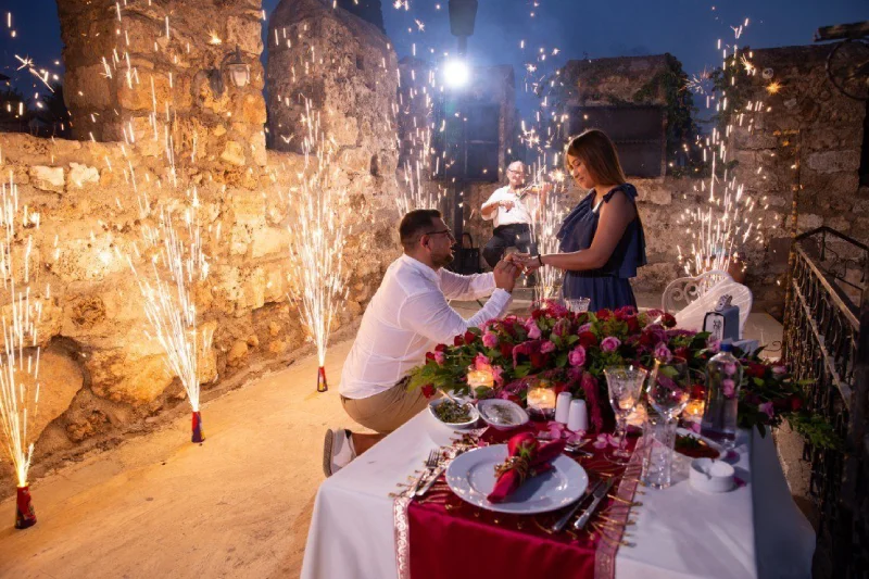 Selecting the ideal date and time for your surprise proposal in Antalya